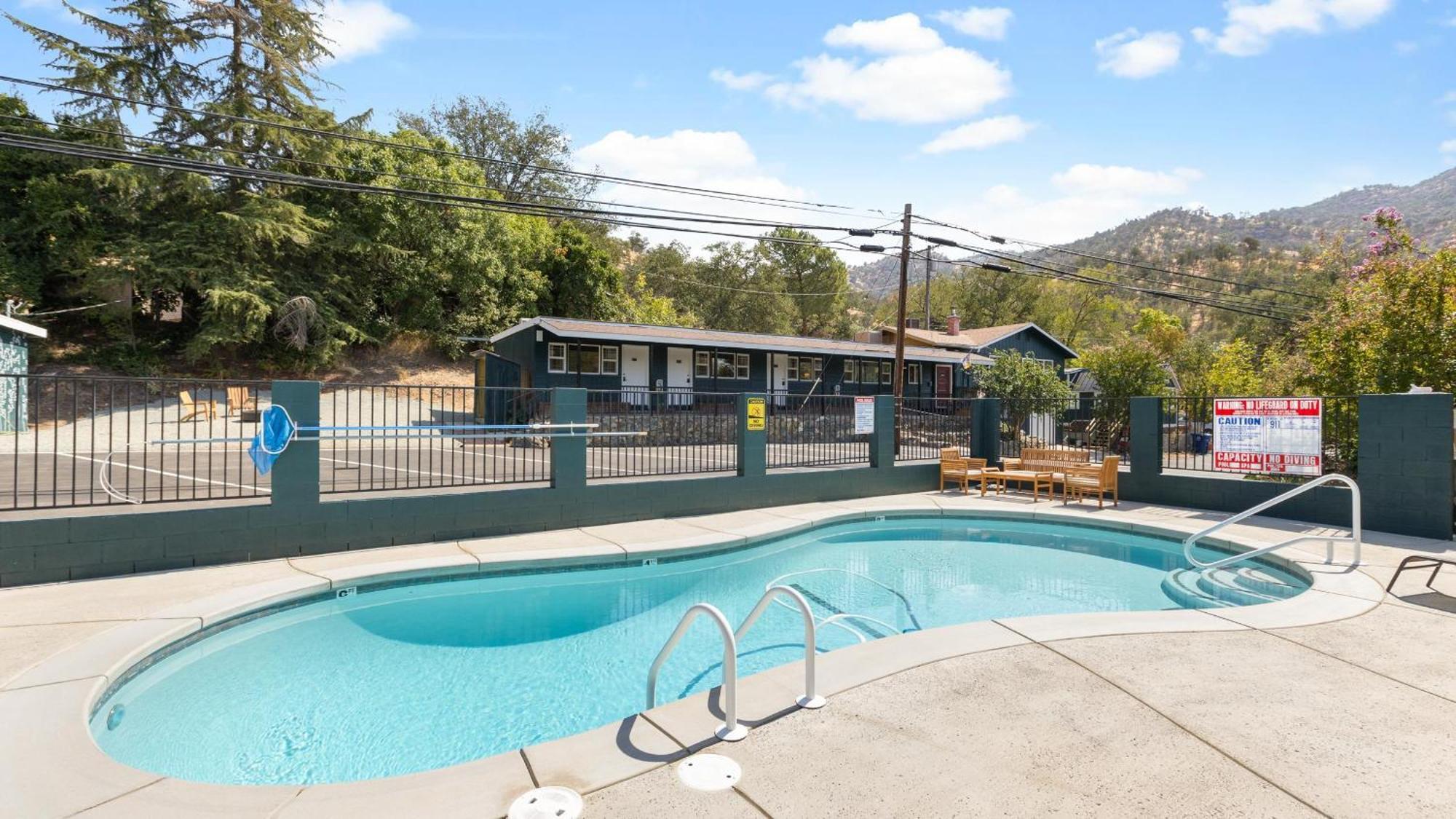 The Charlotte Sequoia Motel R2 Три Ривърс Екстериор снимка